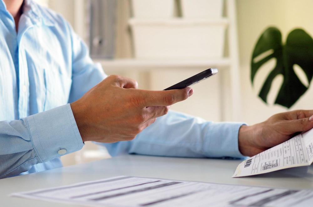 How to Connect a Fax Machine to a Cell Phone ifax