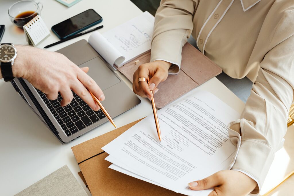 A Comprehensive 2025 Guide to Going Paperless in Healthcare