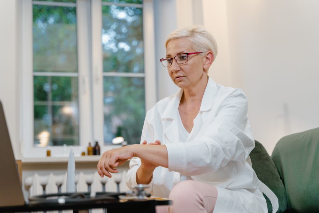 Virtual Health Care: An Easy Beginner’s Guide for 2025