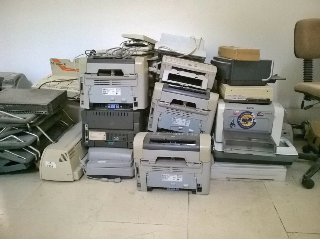 Is Faxing Obsolete? Why Online Fax Is Still Relevant in 2025