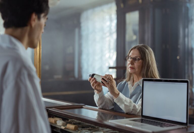 5 Best Software Used in Pharmacy: Key Benefits and Features