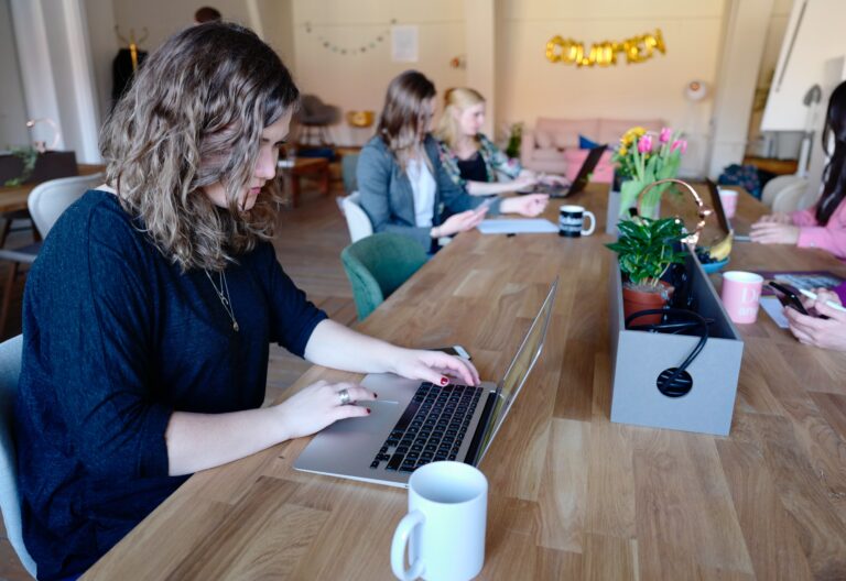 12 Cloud Solutions for Remote Offices for Efficient Workflow