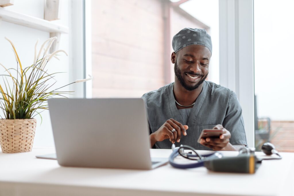 doctor in front of the laptop