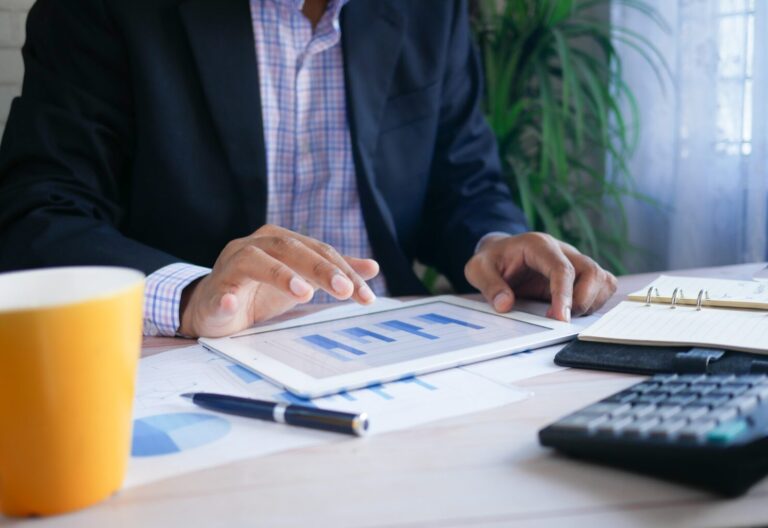 How to Choose a Fax Service Provider: 7 Things to Consider