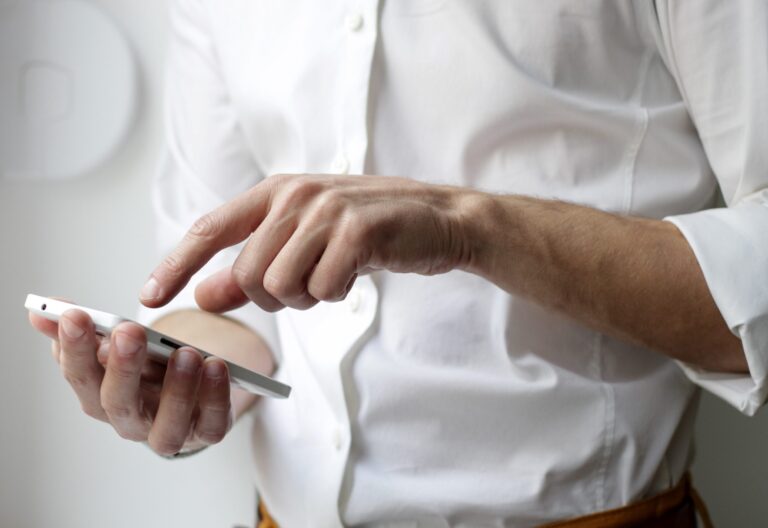 Mobile Fax: 3 Easy Steps to Fax From a Mobile Phone