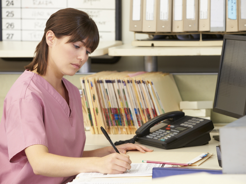 what happens if a nurse violates HIPAA regulations