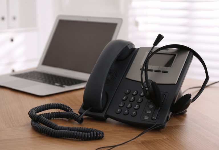 What Is a Phone for VoIP? 5 Best VoIP Phones for Business